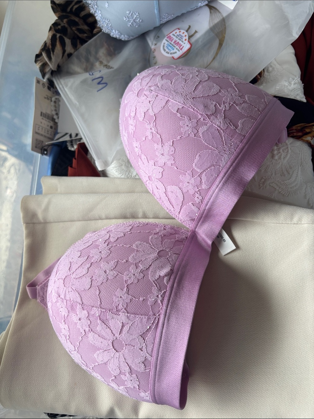 PINK Victoria's Secret Lace Molded Bra in Light Pink L-DD